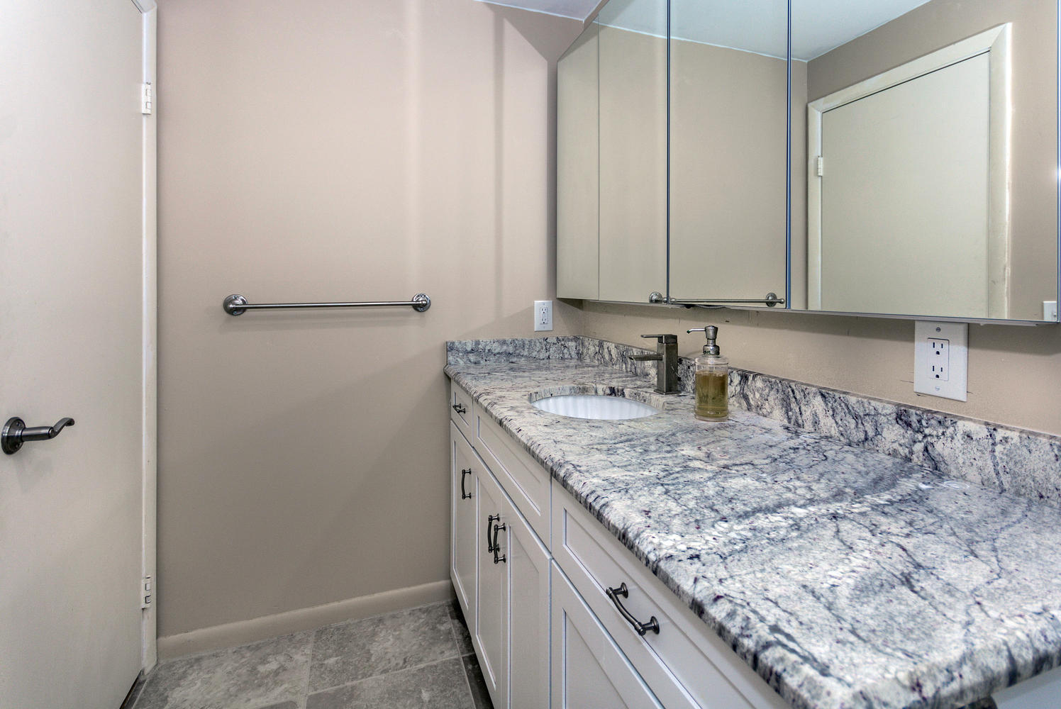 1719 17th Court Jupiter, FL 33477 - Photo 22 of 36 2nd Bath- Tub & Shower