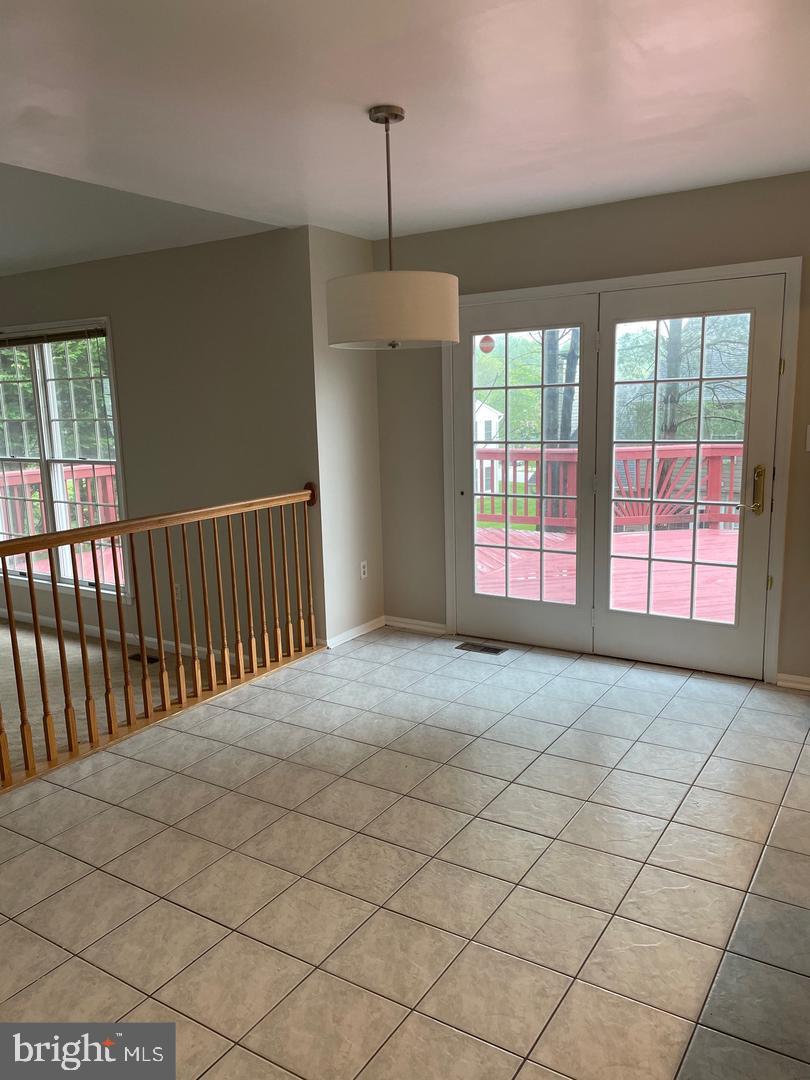 6404 Empty Song Road Columbia, MD 21044 - Photo 4 of 20 Eat in Kitchen with access to deck