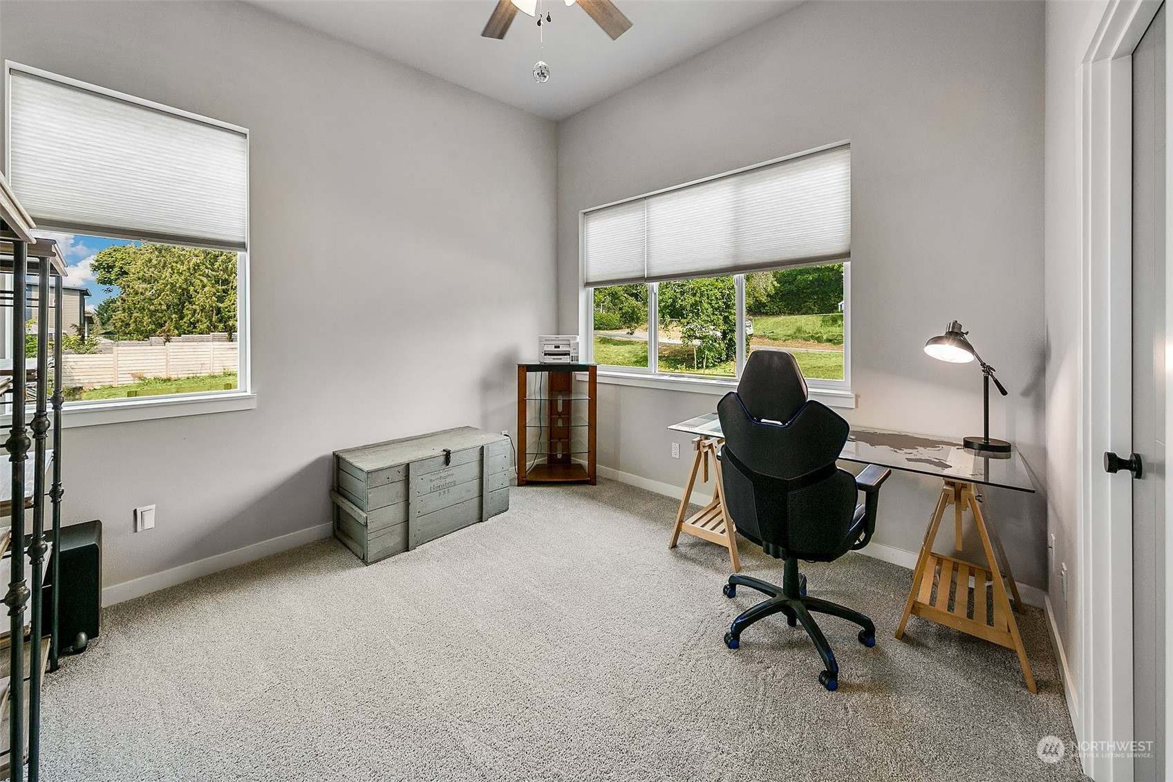 5136 South Creston Street Seattle, WA 98178 - Photo 19 of 27 a workspace with furniture and a window