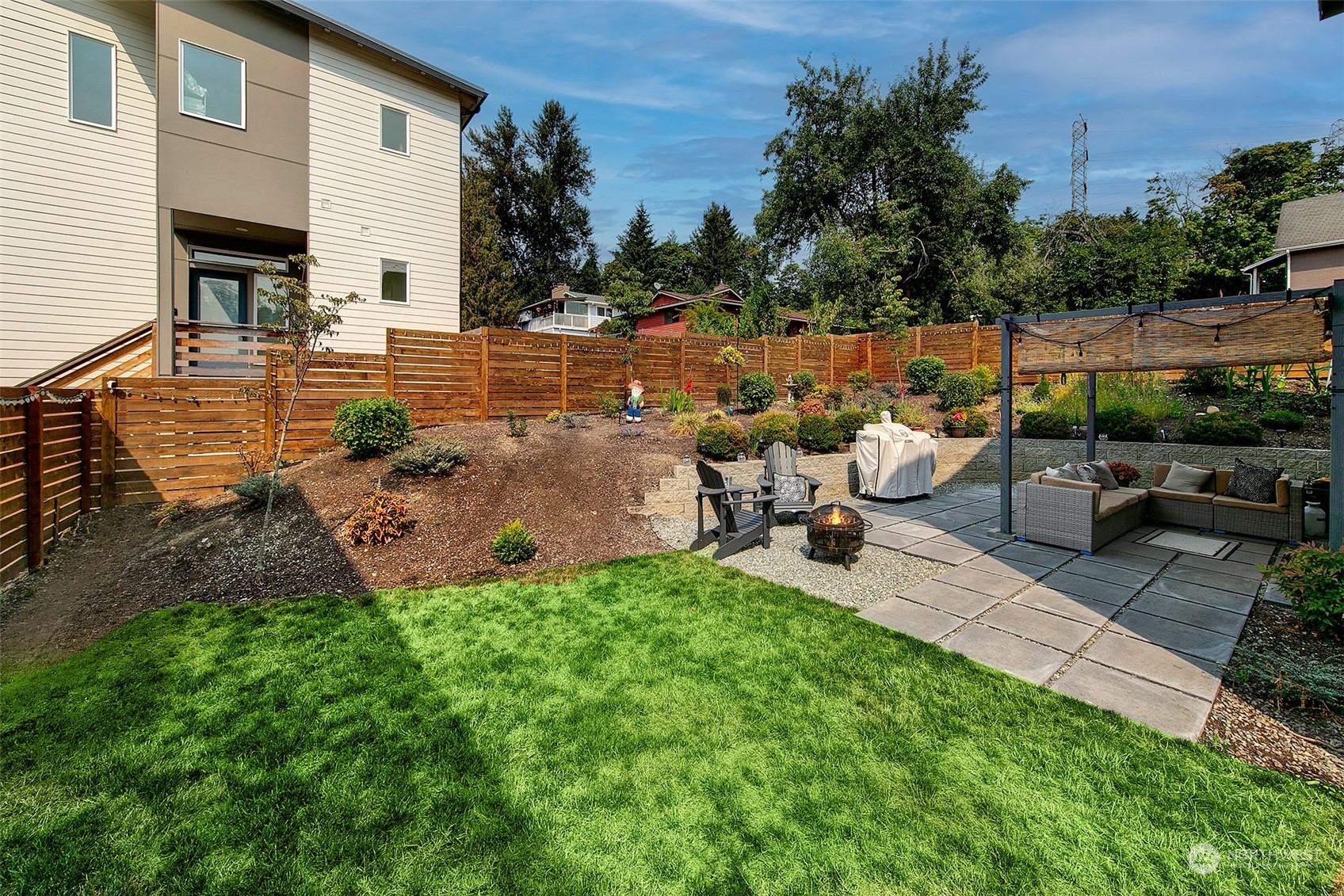 5136 South Creston Street Seattle, WA 98178 - Photo 26 of 27 a view of backyard with sitting area