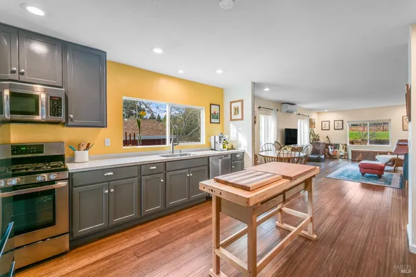 $1,125,000 | 2103 Bodega Avenue, Petaluma, CA 94952