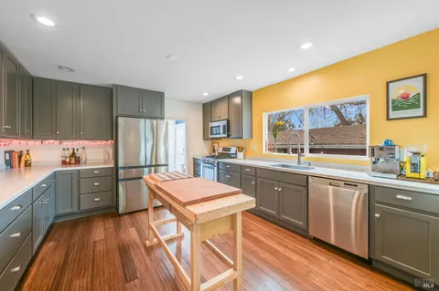 $1,125,000 | 2103 Bodega Avenue, Petaluma, CA 94952