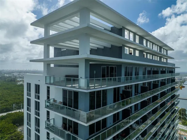 $1,747,000 | 16385 Biscayne Boulevard, Unit PH4, North Miami Beach, FL 33160