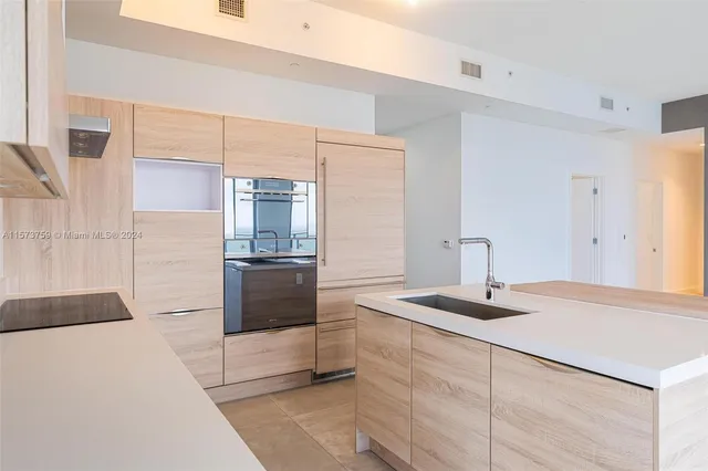 $1,747,000 | 16385 Biscayne Boulevard, Unit PH4, North Miami Beach, FL 33160