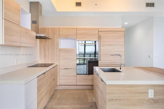 $1,747,000 | 16385 Biscayne Boulevard, Unit PH4, North Miami Beach, FL 33160