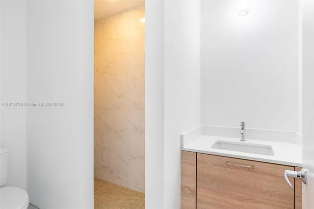 $1,747,000 | 16385 Biscayne Boulevard, Unit PH4, North Miami Beach, FL 33160