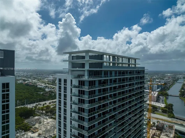 $1,747,000 | 16385 Biscayne Boulevard, Unit PH4, North Miami Beach, FL 33160