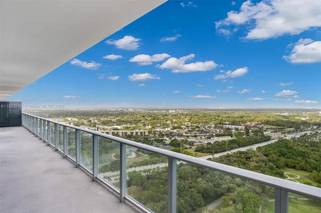 $1,747,000 | 16385 Biscayne Boulevard, Unit PH4, North Miami Beach, FL 33160