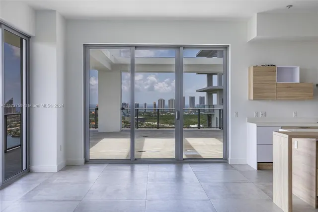 $1,747,000 | 16385 Biscayne Boulevard, Unit PH4, North Miami Beach, FL 33160