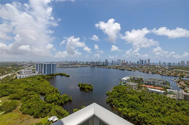 $1,747,000 | 16385 Biscayne Boulevard, Unit PH4, North Miami Beach, FL 33160