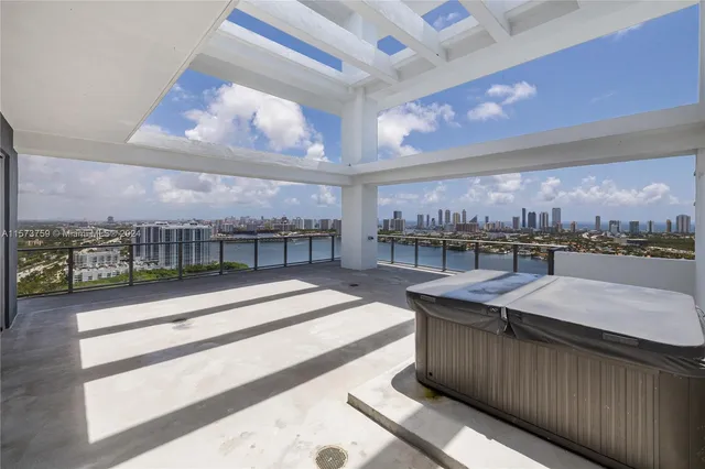 $1,747,000 | 16385 Biscayne Boulevard, Unit PH4, North Miami Beach, FL 33160