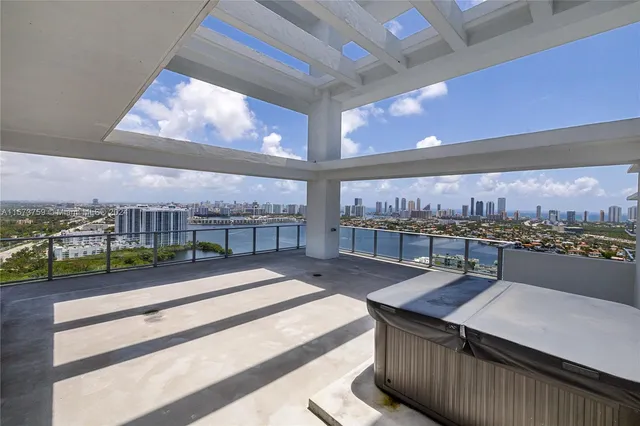 $1,747,000 | 16385 Biscayne Boulevard, Unit PH4, North Miami Beach, FL 33160