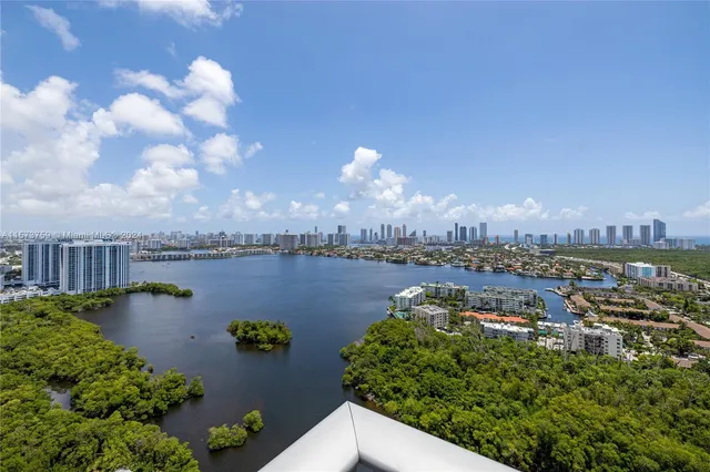 $1,747,000 | 16385 Biscayne Boulevard, Unit PH4, North Miami Beach, FL 33160