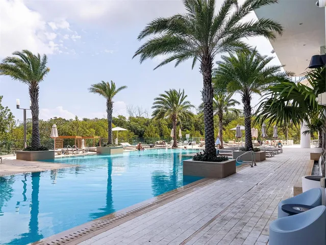 $1,747,000 | 16385 Biscayne Boulevard, Unit PH4, North Miami Beach, FL 33160