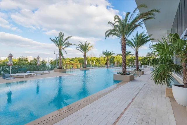 $1,747,000 | 16385 Biscayne Boulevard, Unit PH4, North Miami Beach, FL 33160