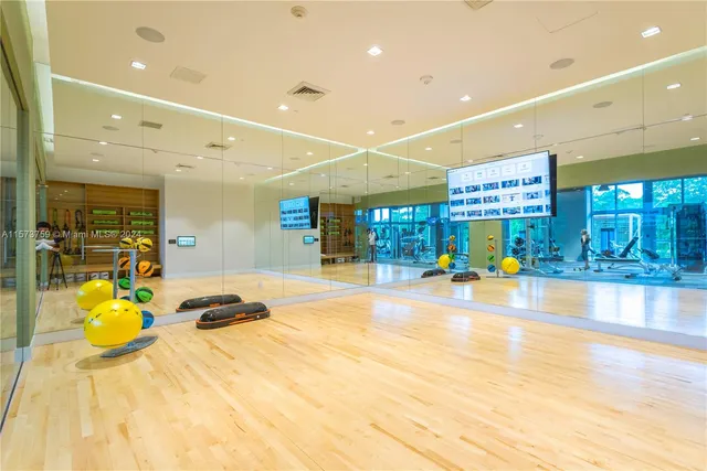 $1,747,000 | 16385 Biscayne Boulevard, Unit PH4, North Miami Beach, FL 33160