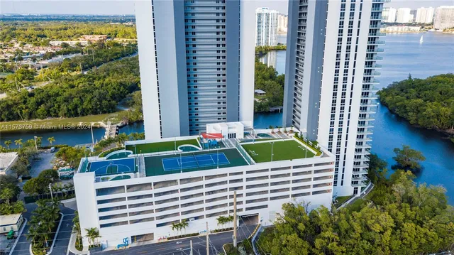 $1,747,000 | 16385 Biscayne Boulevard, Unit PH4, North Miami Beach, FL 33160