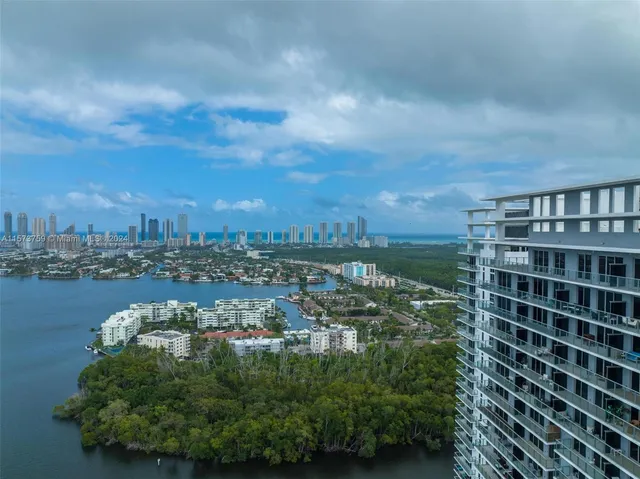 $1,747,000 | 16385 Biscayne Boulevard, Unit PH4, North Miami Beach, FL 33160