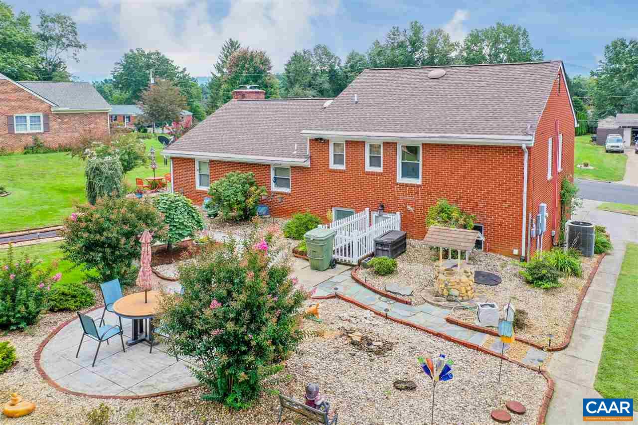 879 Shawnee Road Waynesboro, VA 22980 - Photo 3 of 40 Gallery Image 3