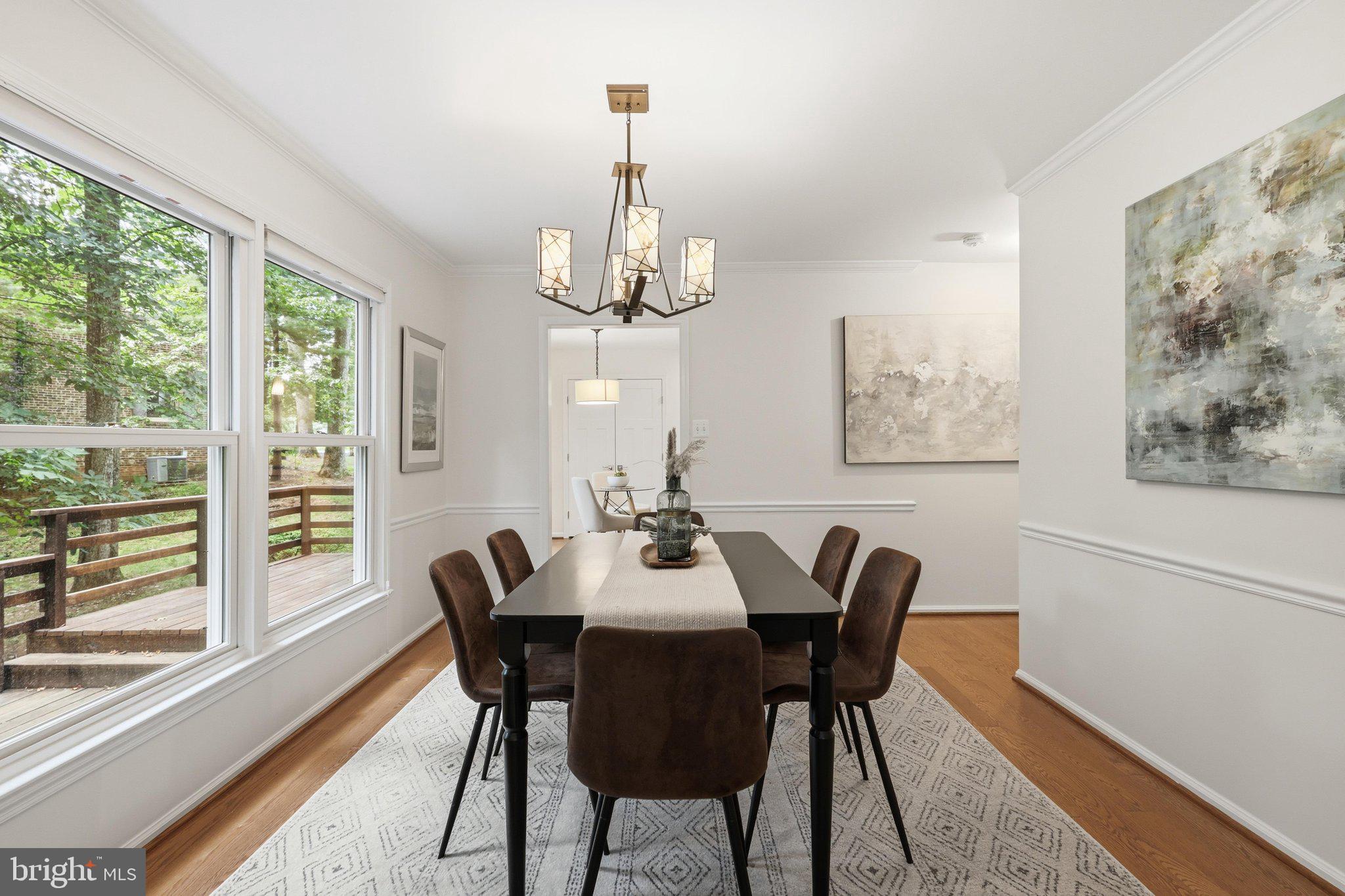 10811 Midsummer Drive Reston, VA 20191 - Photo 7 of 46 Dinind room