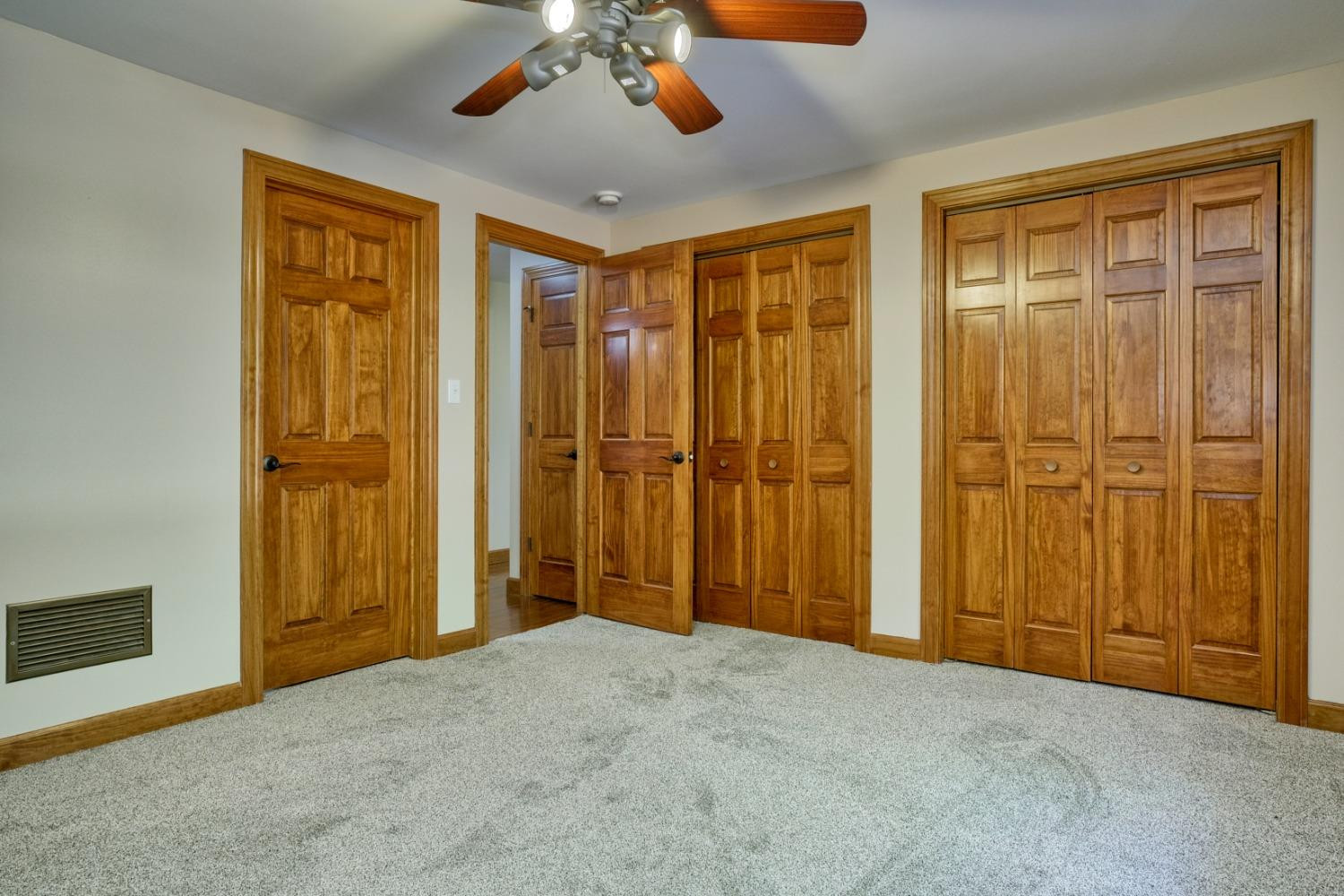 8468 Old Oak Drive Demotte, IN 46310 - Photo 25 of 35 en view interior of the house