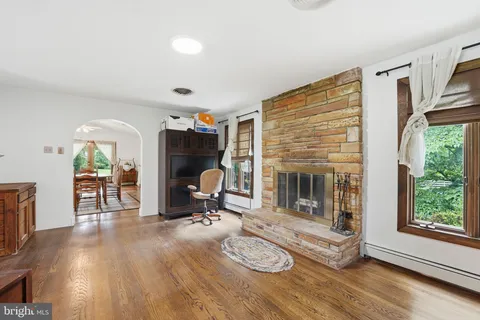 $1,100,000 | 4920 Brook Hills Drive, Annandale, VA 22003