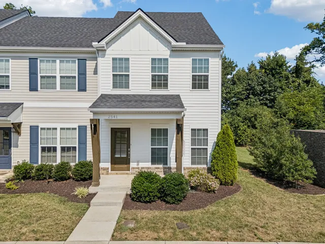 $299,900 | 2541 Napa Valley Way, Columbia, TN 38401