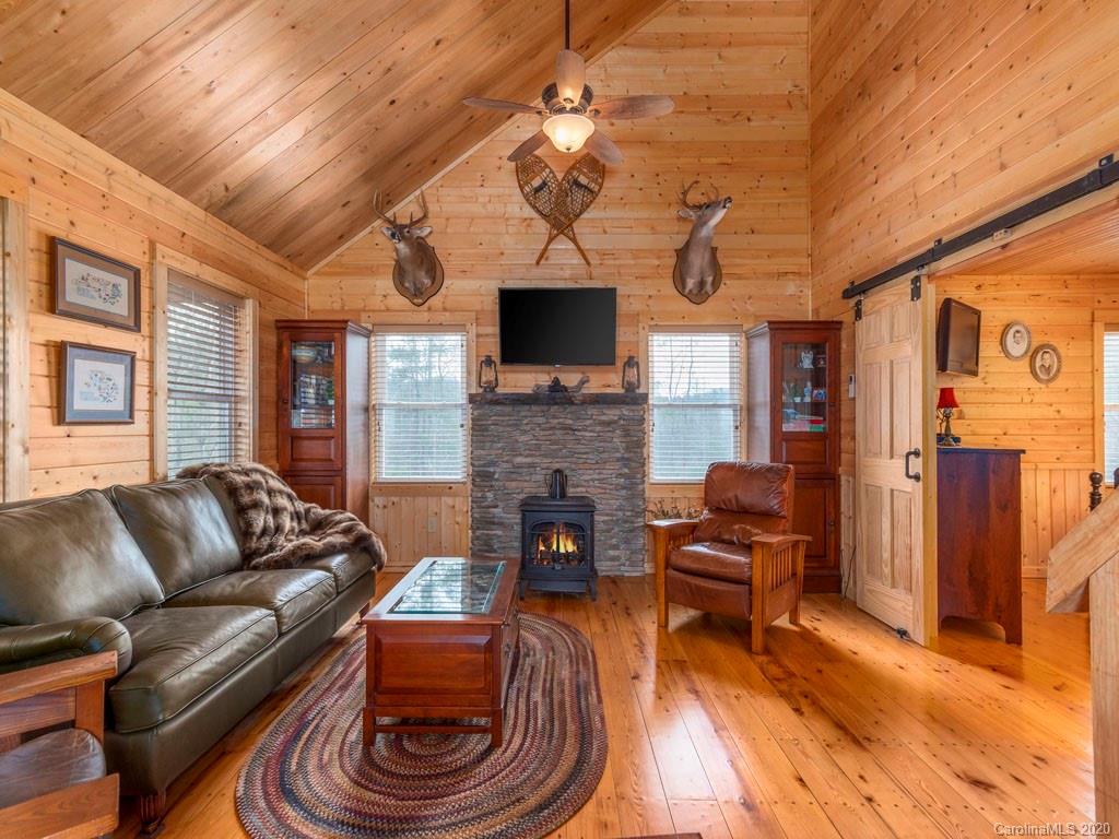 635 Rustic Heights Road Waynesville, NC 28785 - Photo 4 of 27