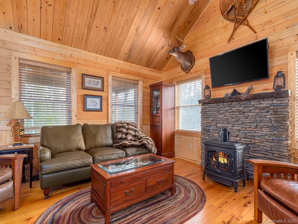 635 Rustic Heights Road Waynesville, NC 28785 - Photo 5 of 27
