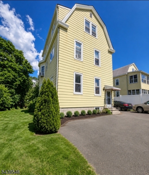 8 Chapman Street Bloomfield, NJ 07003 - Photo 8 of 12