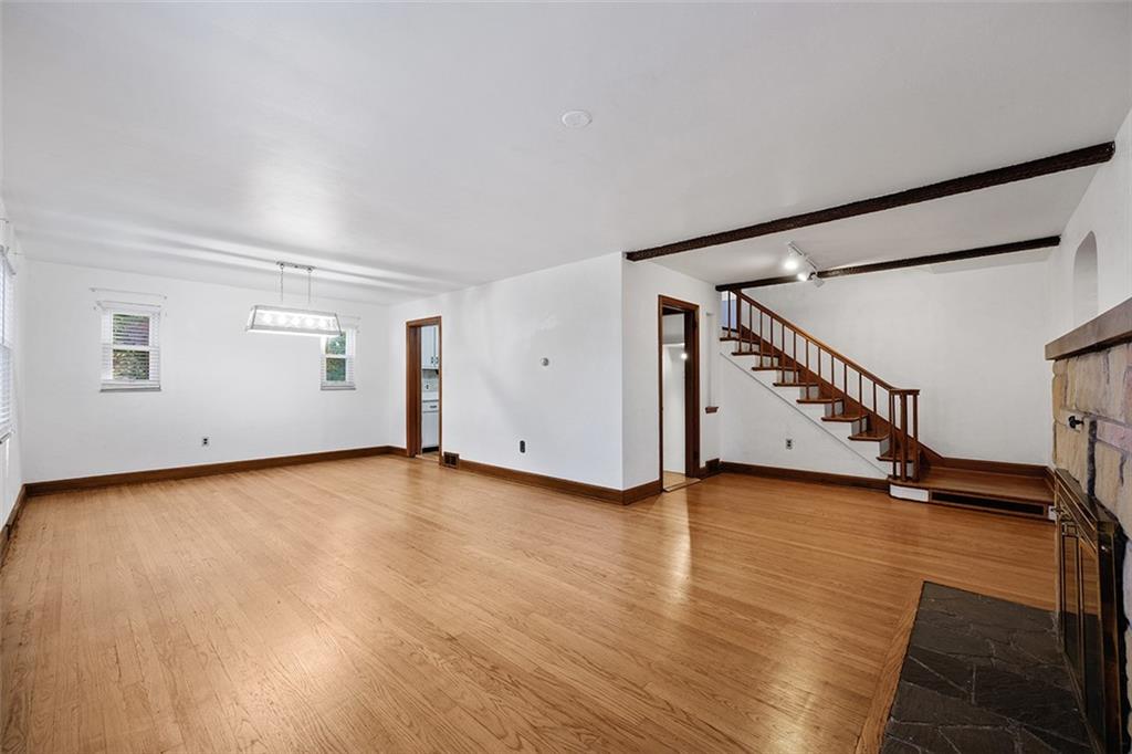 4850 Rolling Hills Road Pittsburgh, PA 15236 - Photo 4 of 25 Gallery Image 4