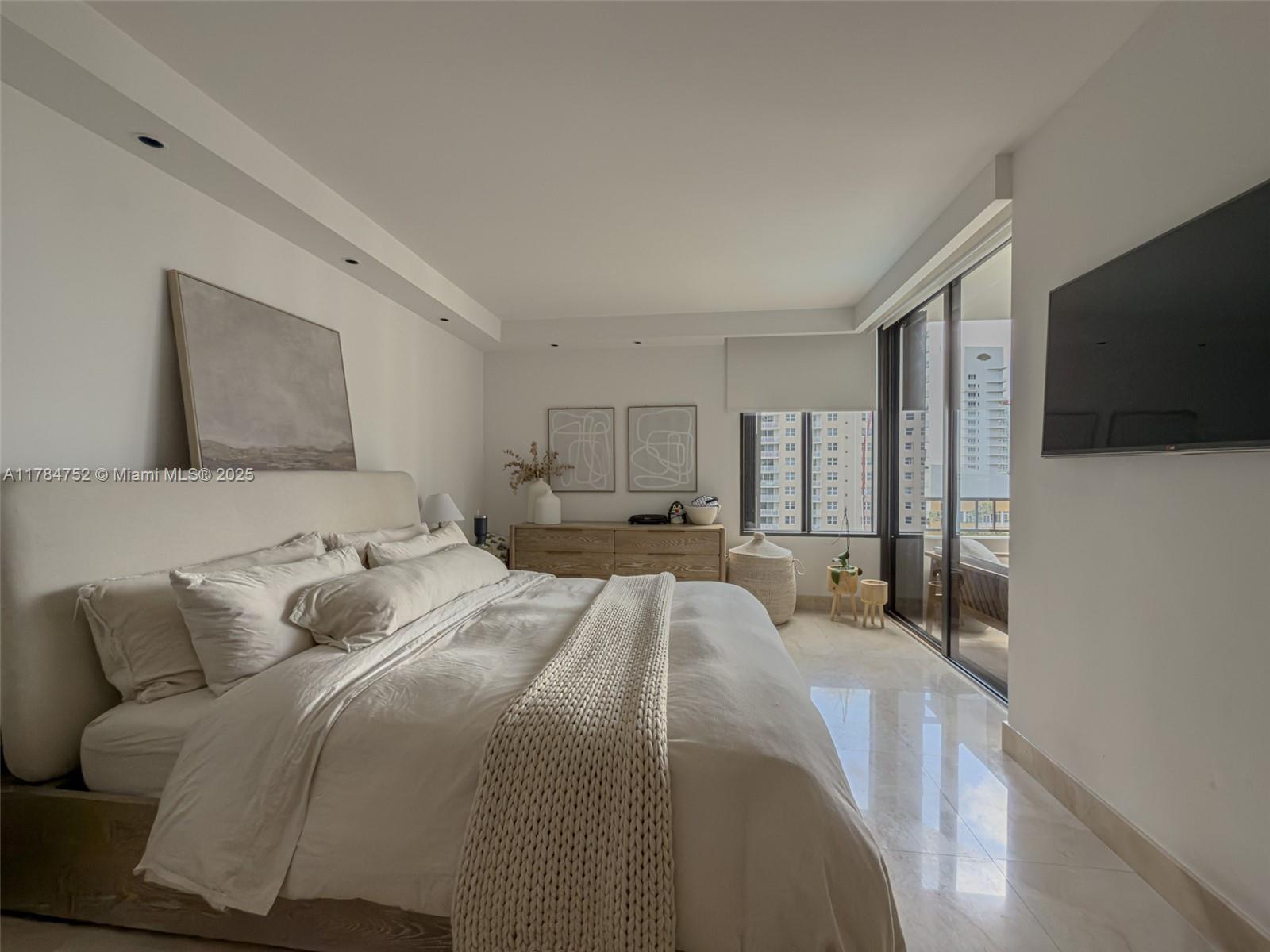 520 Brickell Key Drive, Unit A905 Miami, FL 33131 - Photo 18 of 29