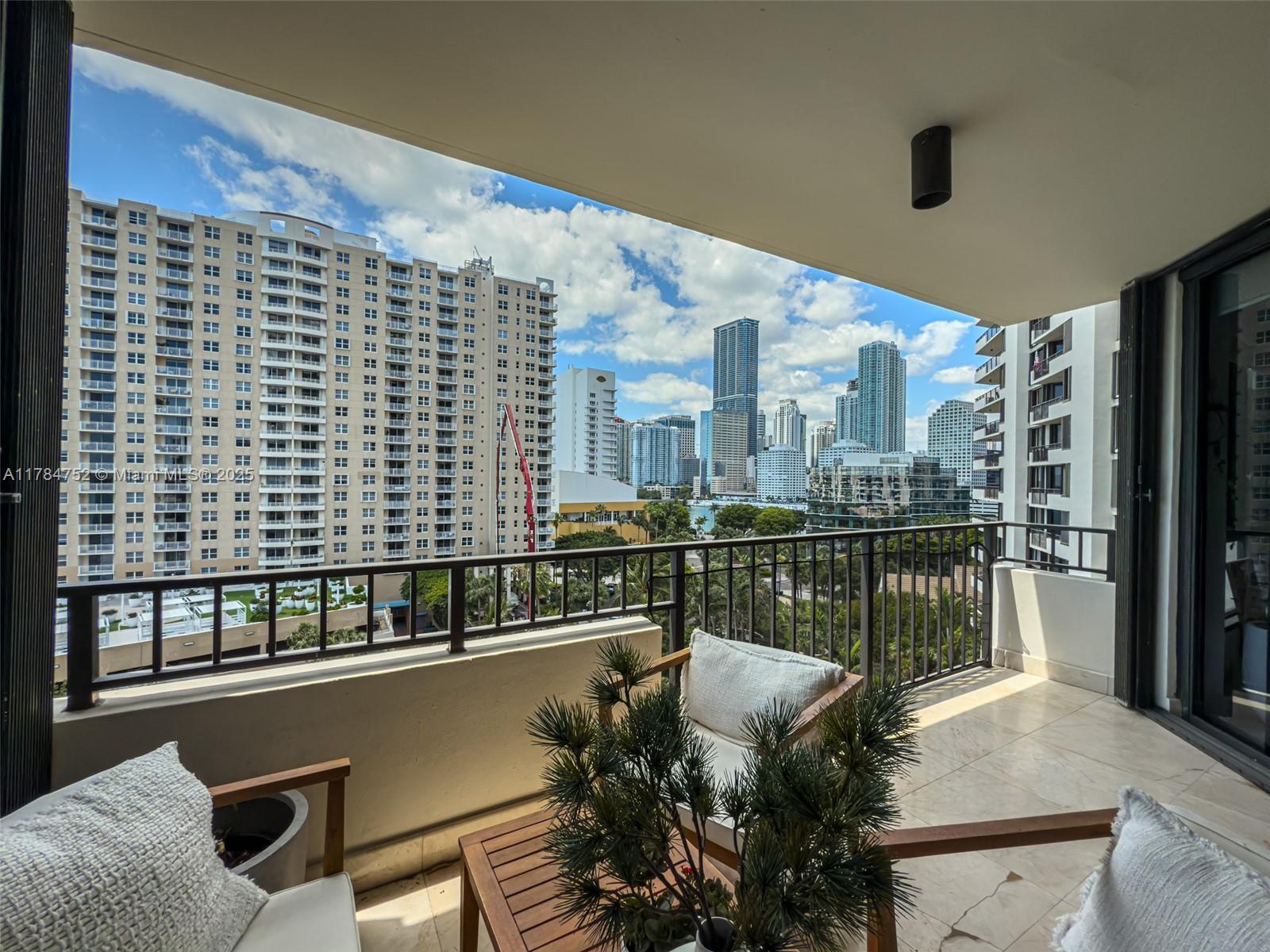 520 Brickell Key Drive, Unit A905 Miami, FL 33131 - Photo 23 of 29