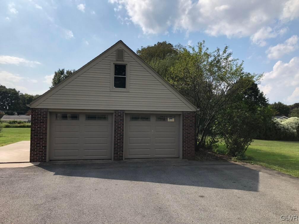 2555 Jacksonville Road Bethlehem, PA 18017 - Photo 5 of 15 Gallery Image 5