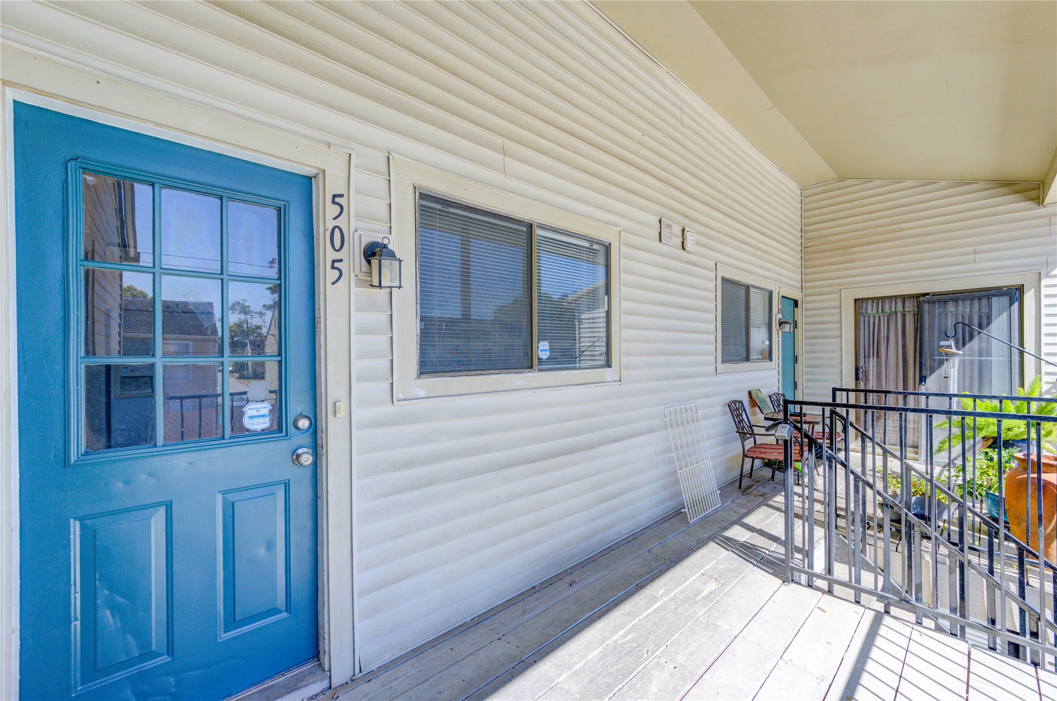 6401 Deihl Road, Unit 505 Houston, TX 77092 - Photo 2 of 35 a view of a house with sitting area