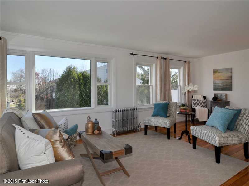 46 Landon Road Warwick, RI 02888 - Photo 5 of 25 Living Room.