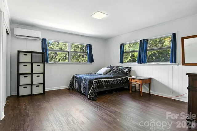 $559,900 | 26 33rd Avenue Northwest, Hickory, NC 28601