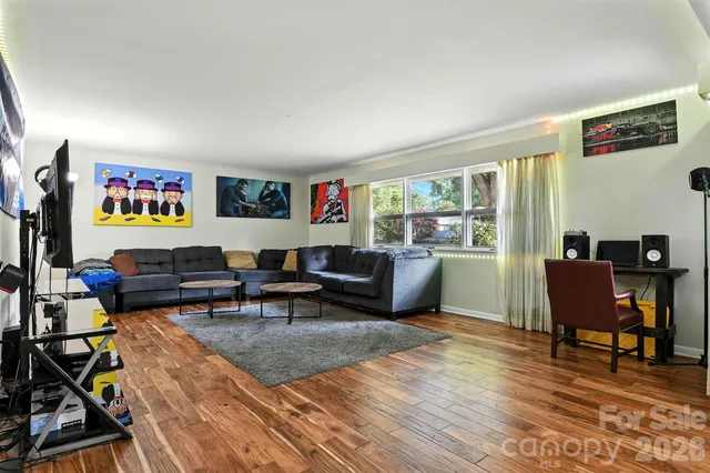 $559,900 | 26 33rd Avenue Northwest, Hickory, NC 28601