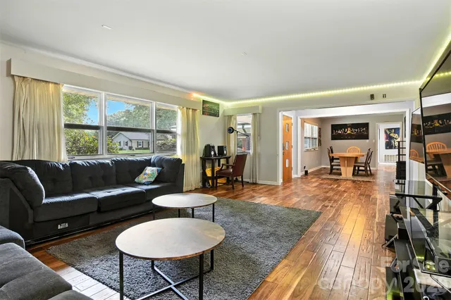 $559,900 | 26 33rd Avenue Northwest, Hickory, NC 28601