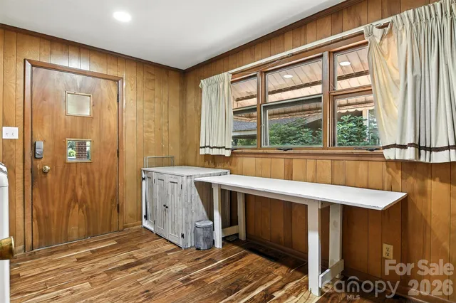 $559,900 | 26 33rd Avenue Northwest, Hickory, NC 28601