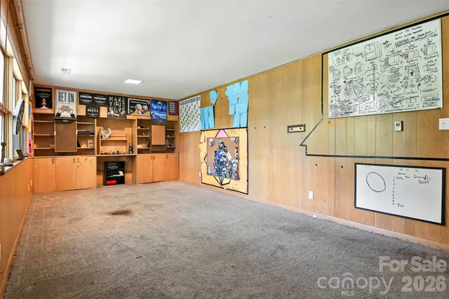 $559,900 | 26 33rd Avenue Northwest, Hickory, NC 28601