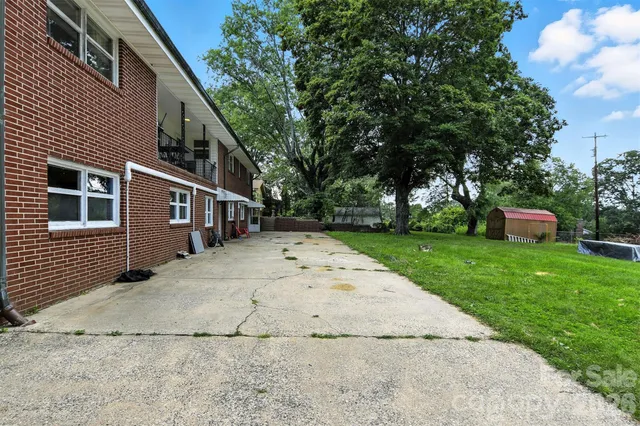 $559,900 | 26 33rd Avenue Northwest, Hickory, NC 28601