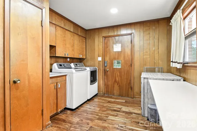 $559,900 | 26 33rd Avenue Northwest, Hickory, NC 28601