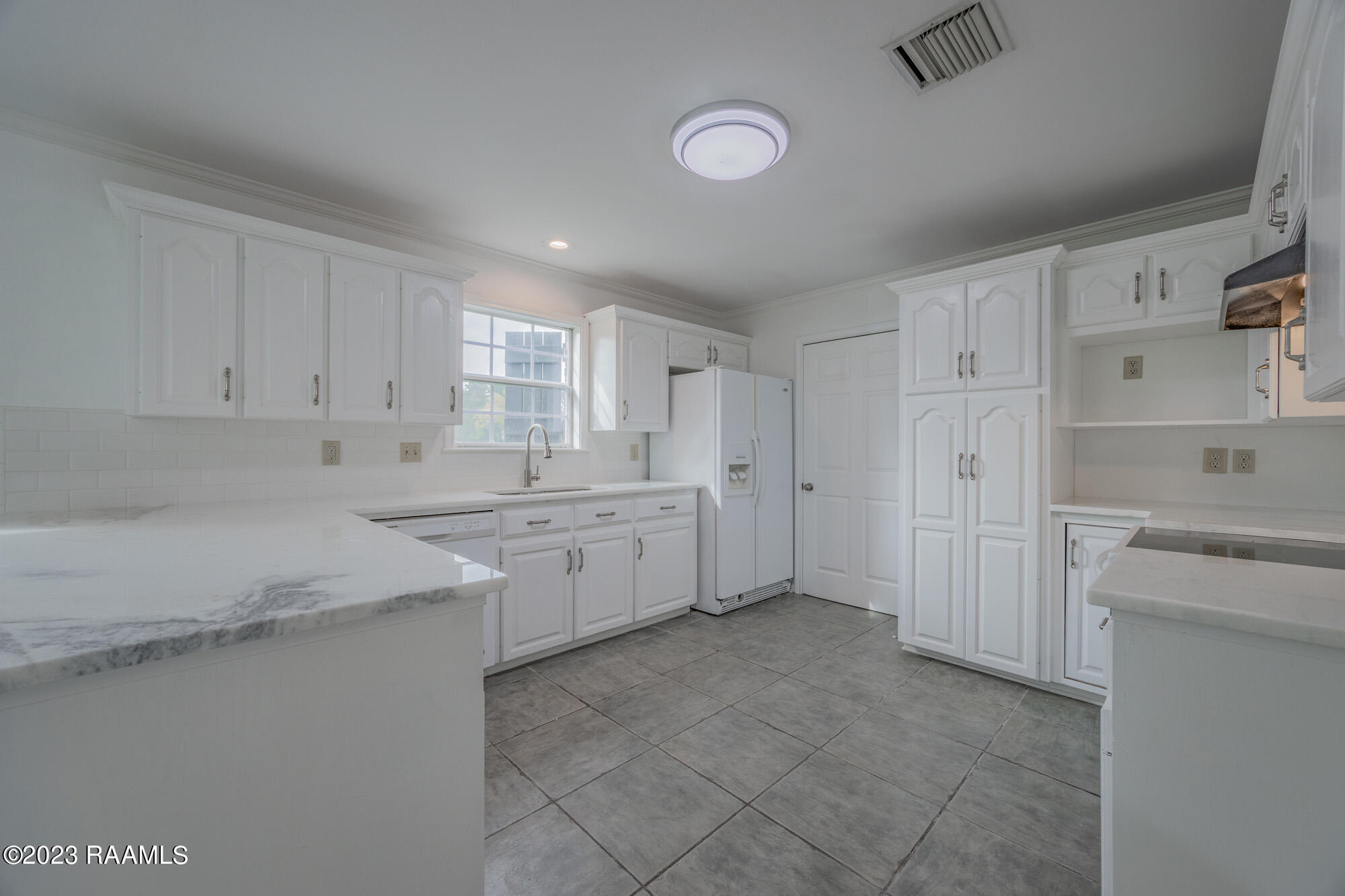 420 Austin Road Youngsville, LA 70592 - Photo 17 of 41 Kitchen 1