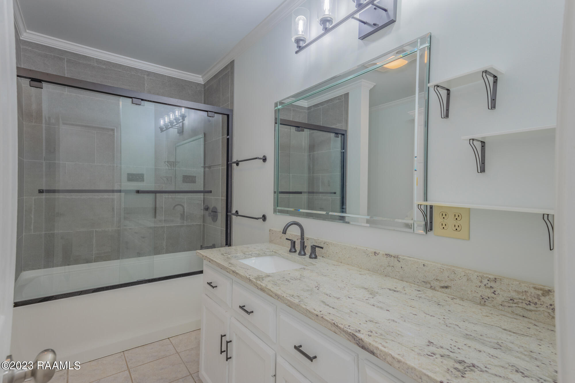 420 Austin Road Youngsville, LA 70592 - Photo 27 of 41 Guest Bathroom_