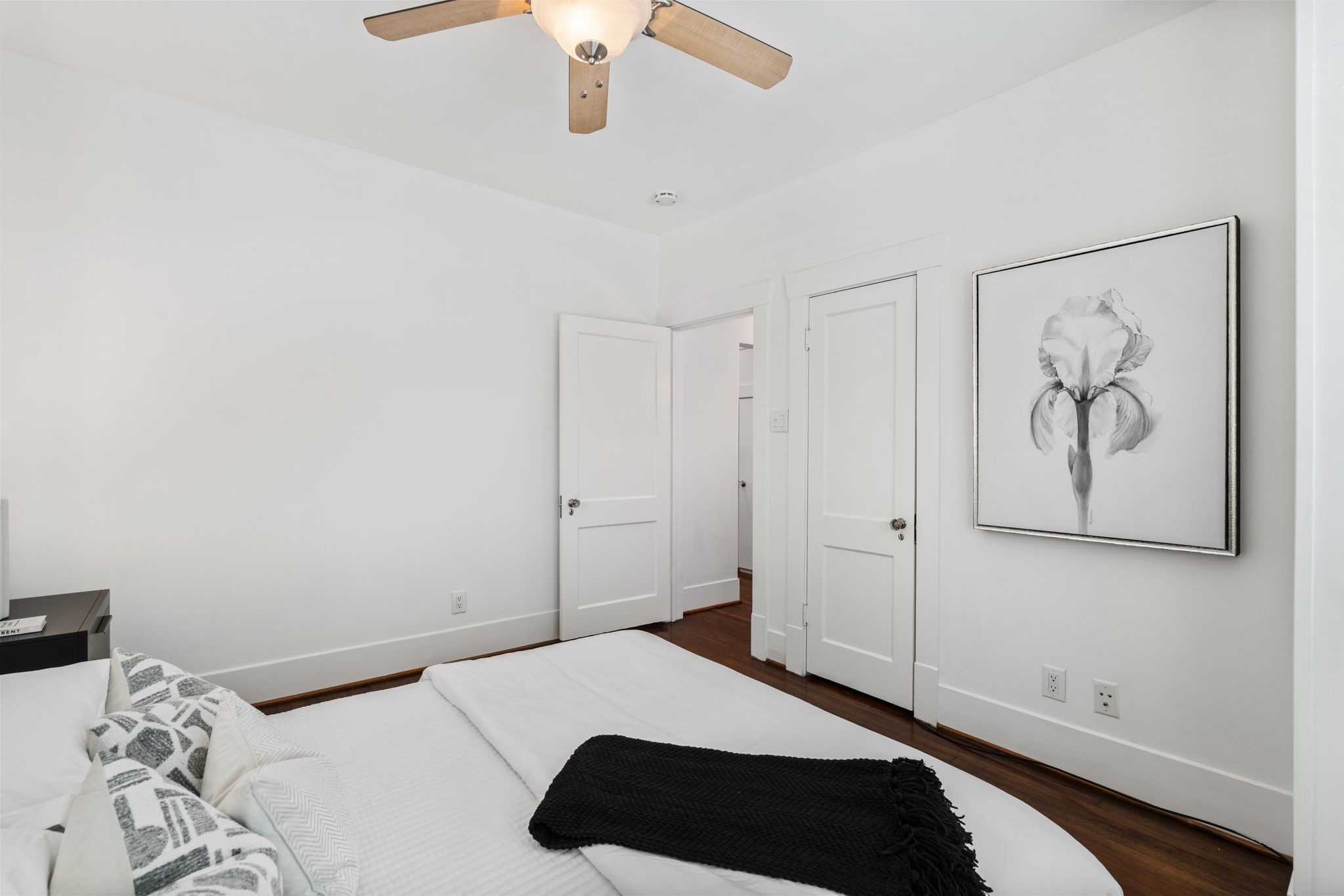 714 Ridge Street Houston, TX 77009 - Photo 20 of 36 The upper floor is thoughtfully partitioned into two versatile spaces—perfect for an office nook, game room, playroom or whatever best suits your lifestyle.