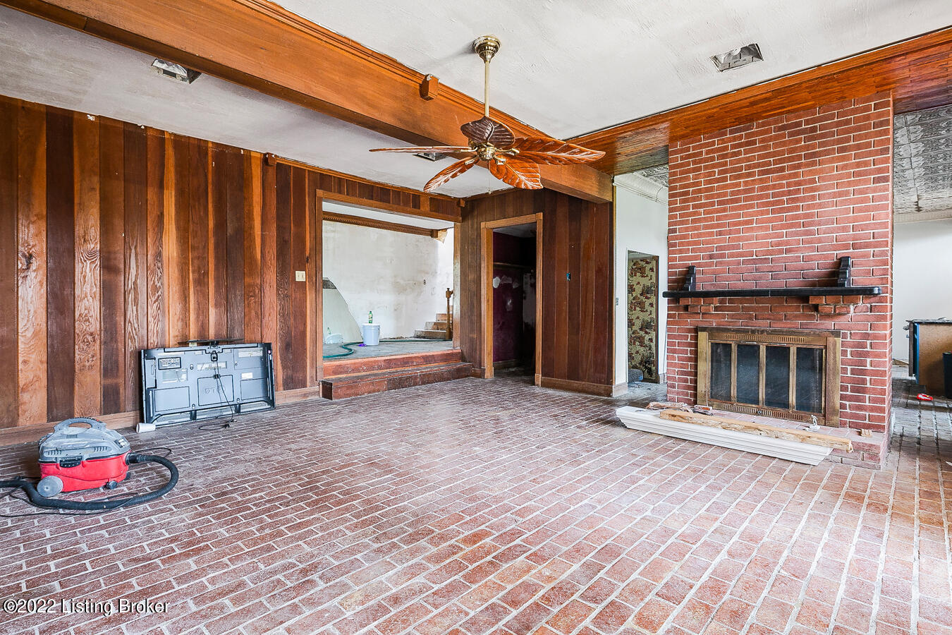 8702 Routt Road Louisville, KY 40299 - Photo 25 of 56 Great Room