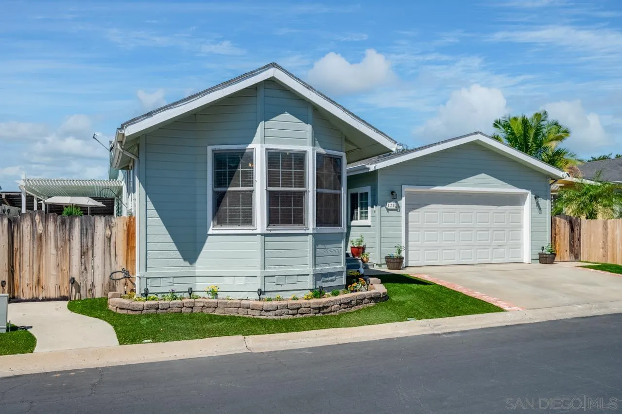 15935 Spring Oaks Road, Unit 124 El Cajon, CA 92021 - Photo 2 of 35