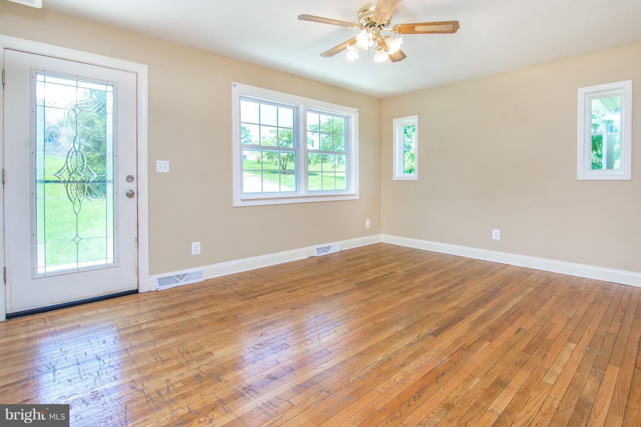 831 Rampart Way Union Bridge, MD 21791 - Photo 5 of 24 Living Room