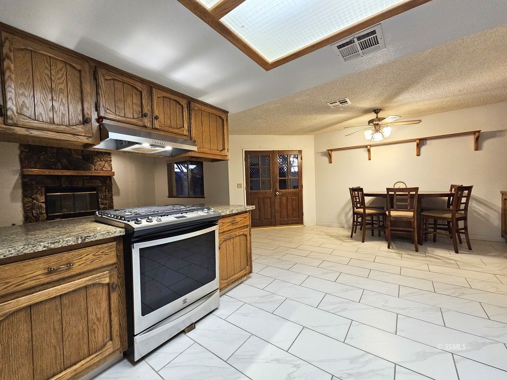 533 South Appaloosa Street Ridgecrest, CA 93555 - Photo 5 of 29 Gallery Image 5